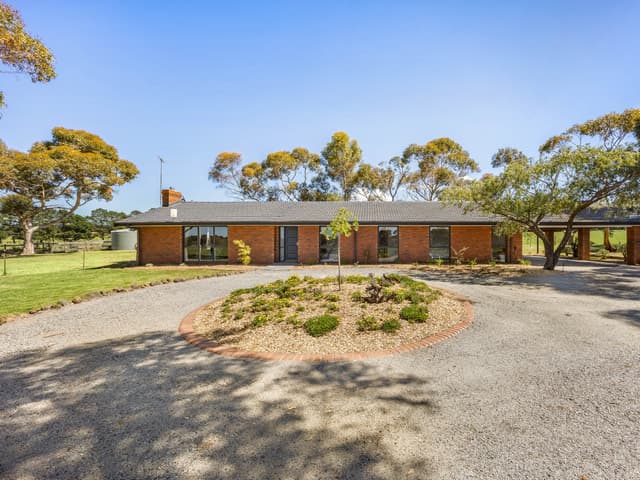 32 Horneman Road, Gisborne South VIC 3437