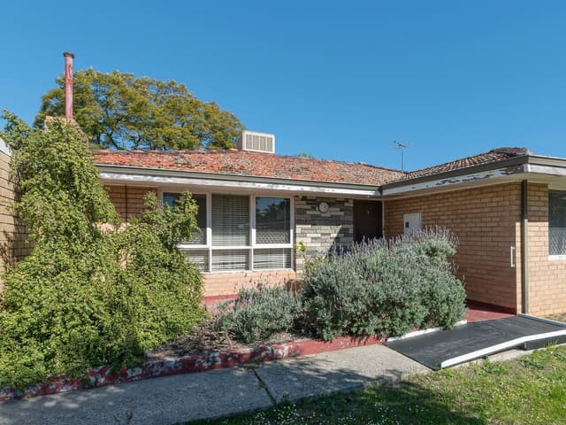 206 Fisher Street, Cloverdale WA