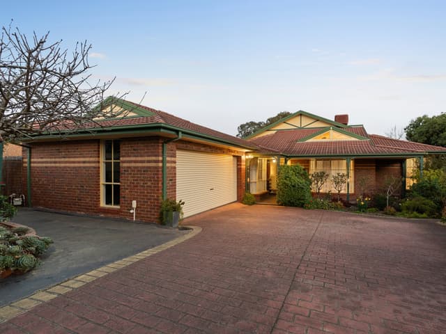 1 Glamis Court, Endeavour Hills VIC