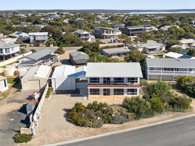 26 Willyama Drive, Marion Bay SA