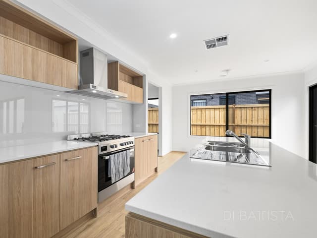 18 Borage Street, Mickleham VIC