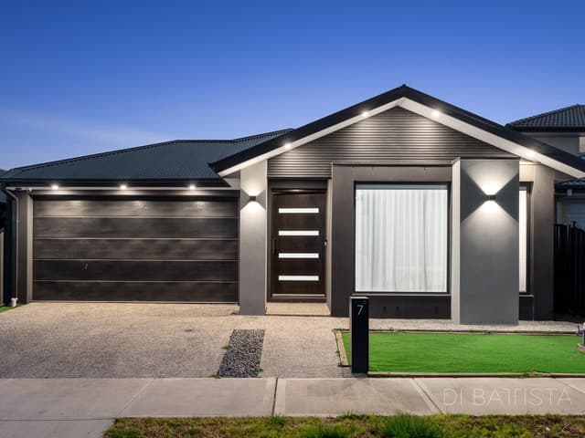 7 Callicoma Street, Mickleham VIC