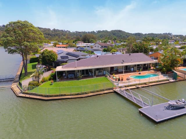 16 Harris Court, Currumbin Waters QLD 4223