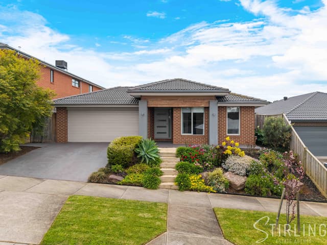 24 Byron Drive, Drouin VIC