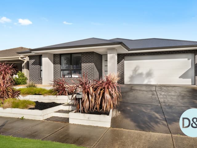 44 Abbeyard Drive, Clyde VIC