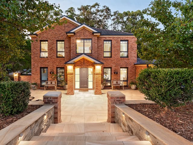18 Amber Grove, Bolwarra Heights NSW 2320