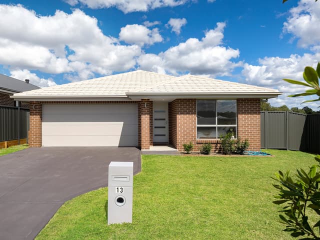 13 Leyland  Circuit, Lochinvar NSW 2321