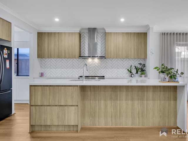 7  Mervyn Way, Mambourin VIC 3024