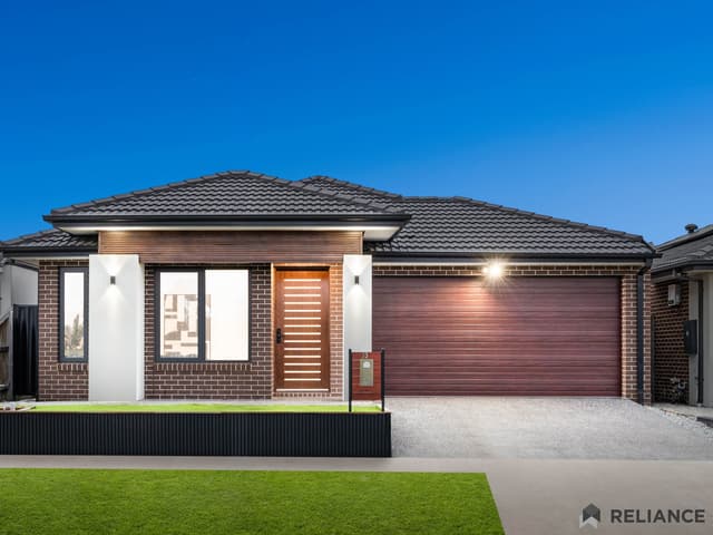 33 Apsley Drive, Mickleham VIC 3064