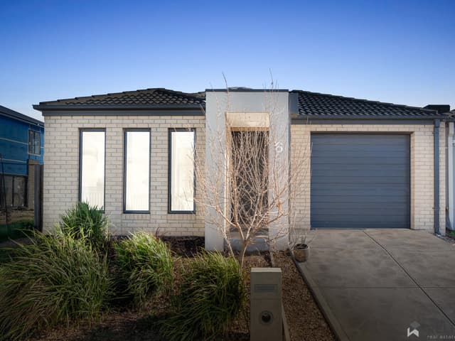 6 Loewe  Chase, Weir Views VIC 3338