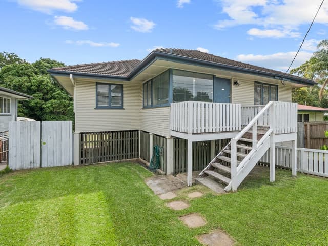 12 Falkirk Street, Stafford Heights QLD 4053