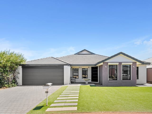 16 Peniche Road, Byford WA