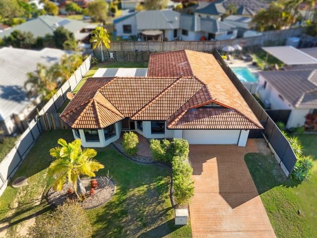 11 Sandy Drive, Victoria Point QLD 4165