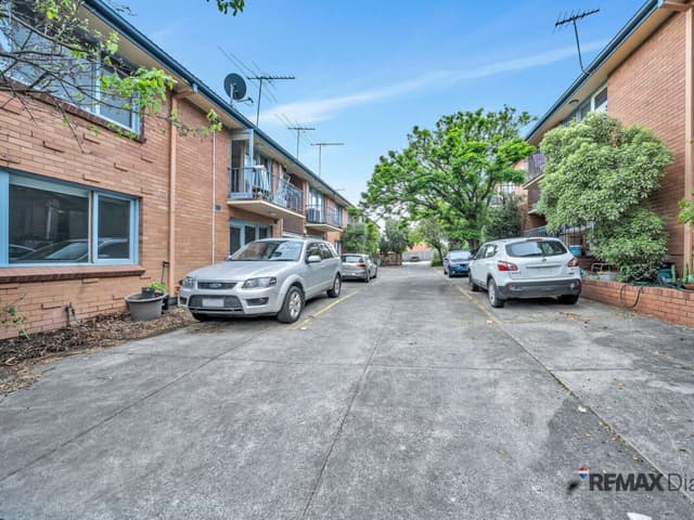 11/28-30 Cumming Street, Brunswick West VIC 3055
