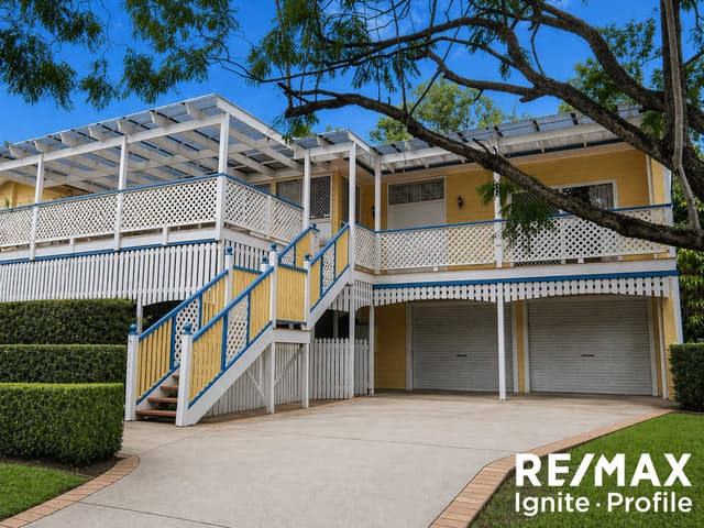 5 Castlewood Close, Kenmore Hills QLD 4069