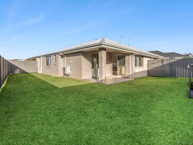 2a Farmstead Avenue, Thrumster NSW 2444