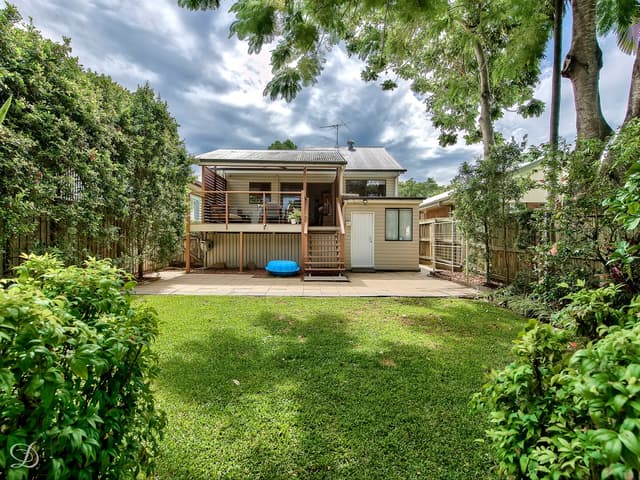 15 Glen Holm Street, Mitchelton QLD