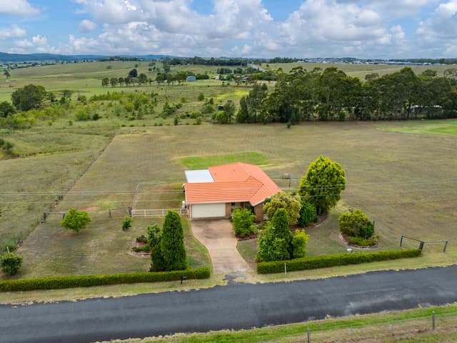 22 Oswald Lane, Lochinvar NSW