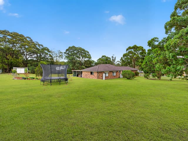 22 Freeman Drive, Lochinvar NSW