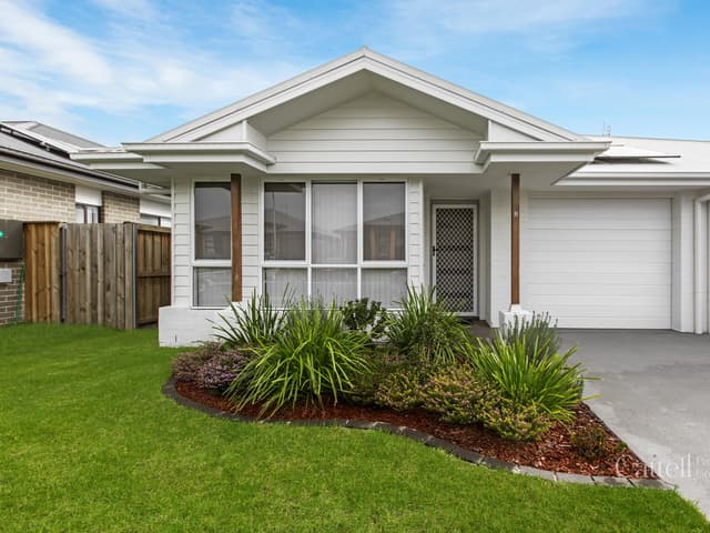 2/4 Caputar Way, Lochinvar NSW