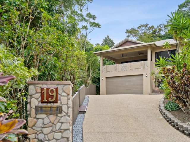 19 Springmeadow Close, Brinsmead QLD 4870