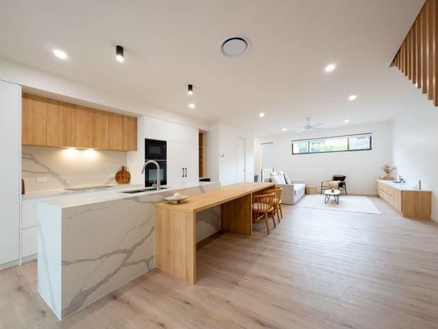 6/8 Miles Street, Coolangatta QLD