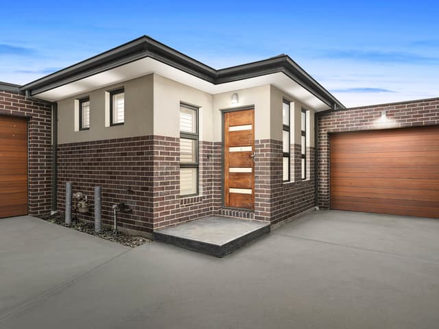 3/2 Dinah Parade, Keilor East VIC
