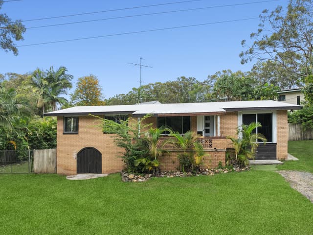 13 Lakeway Drive, Cooroibah QLD