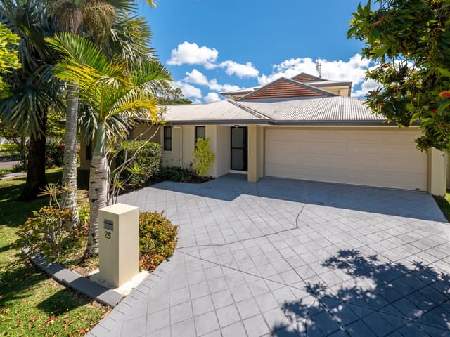 2/25 Kuthar Street, Pelican Waters QLD