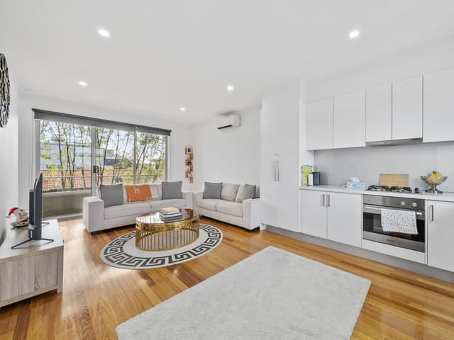 4/5 Winifred Street, Essendon VIC 3040