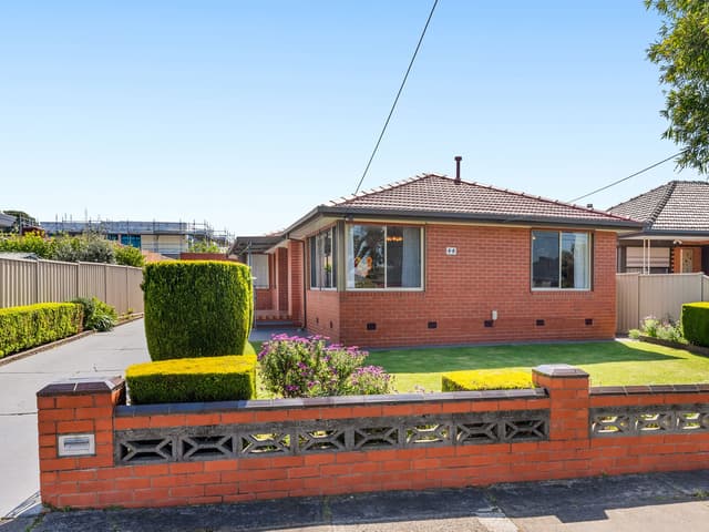 44 Charmaine  Avenue, Avondale Heights VIC 3034
