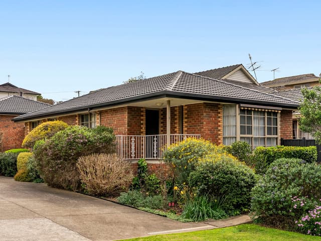 1/165 Mascoma Street, Strathmore VIC 3041