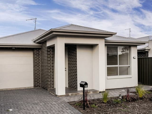 16 Hyacinth Crescent, Christie Downs SA 5164
