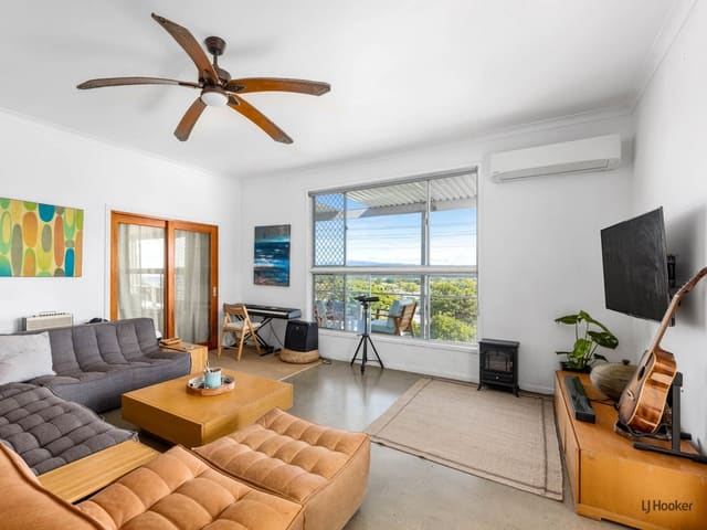 28 Rutledge Street, Coolangatta QLD 4225 photo 3