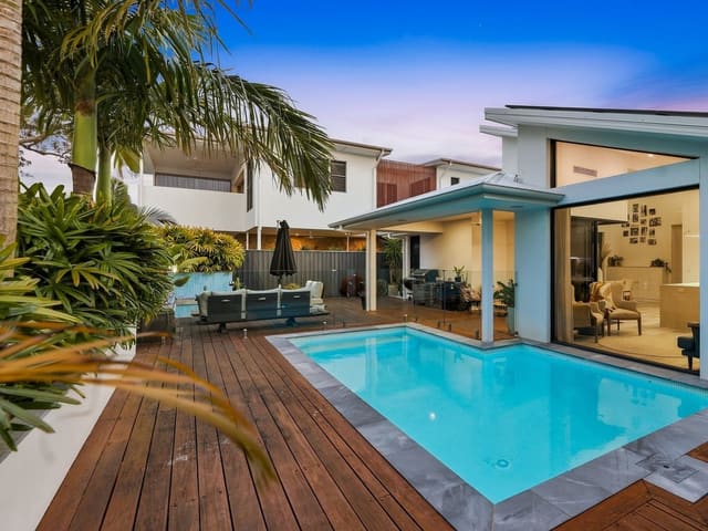 45 Binya Avenue, Coolangatta QLD 4225 photo 3