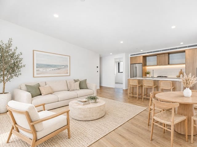 204 / 7 Douglas Street, Coolangatta QLD 4225 photo 4
