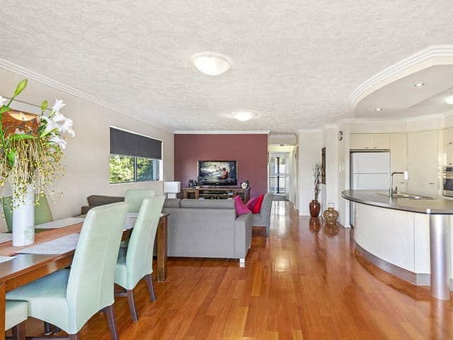 12 / 72 Dutton Street, Coolangatta QLD 4225 photo 4