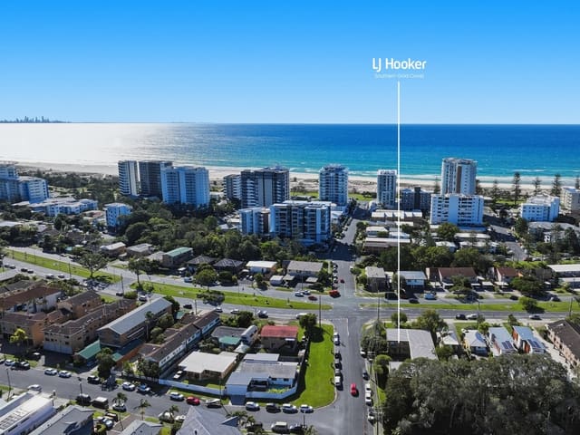 1 / 34 Coolangatta Road, Coolangatta QLD 4225 photo 2