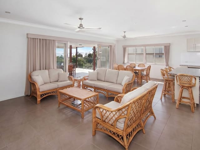 22 & 22a Rutledge Street, Coolangatta QLD 4225 photo 3