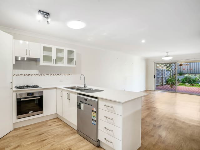 46 Sandpiper Circuit, Aberglasslyn NSW 2320 photo 4