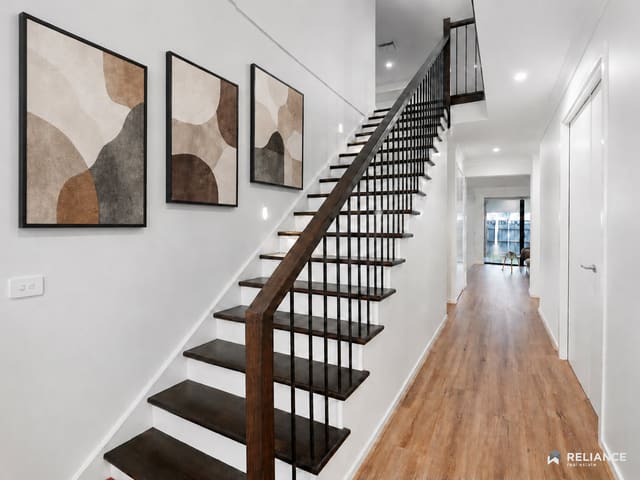 19 Nitraria Street, Mickleham VIC 3064 photo 3