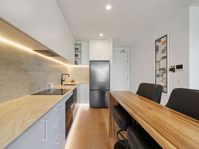 207/13-15 Haig Street, Coolangatta QLD photo 2