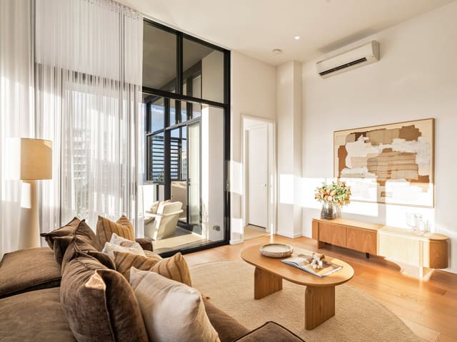 801/13-15 Haig Street, Coolangatta QLD photo 3