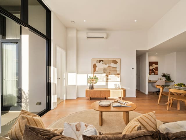 801/13-15 Haig Street, Coolangatta QLD photo 4