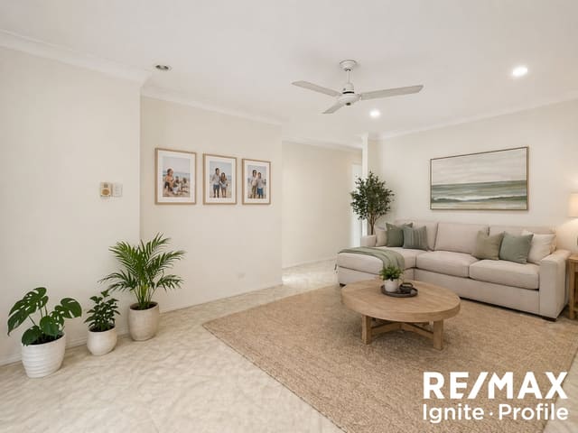 5 Castlewood Close, Kenmore Hills QLD 4069 photo 2
