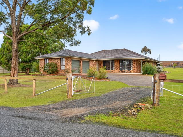 22 Freeman Drive, Lochinvar NSW photo 4