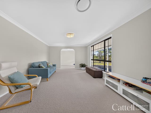 22 Freeman Drive, Lochinvar NSW photo 2