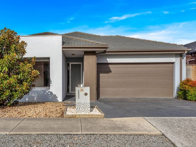 13 Abloom View, Mickleham VIC photo 2