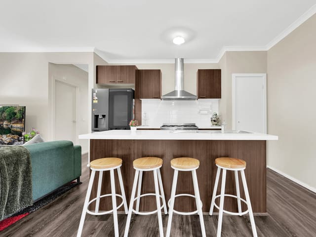 13 Abloom View, Mickleham VIC photo 3