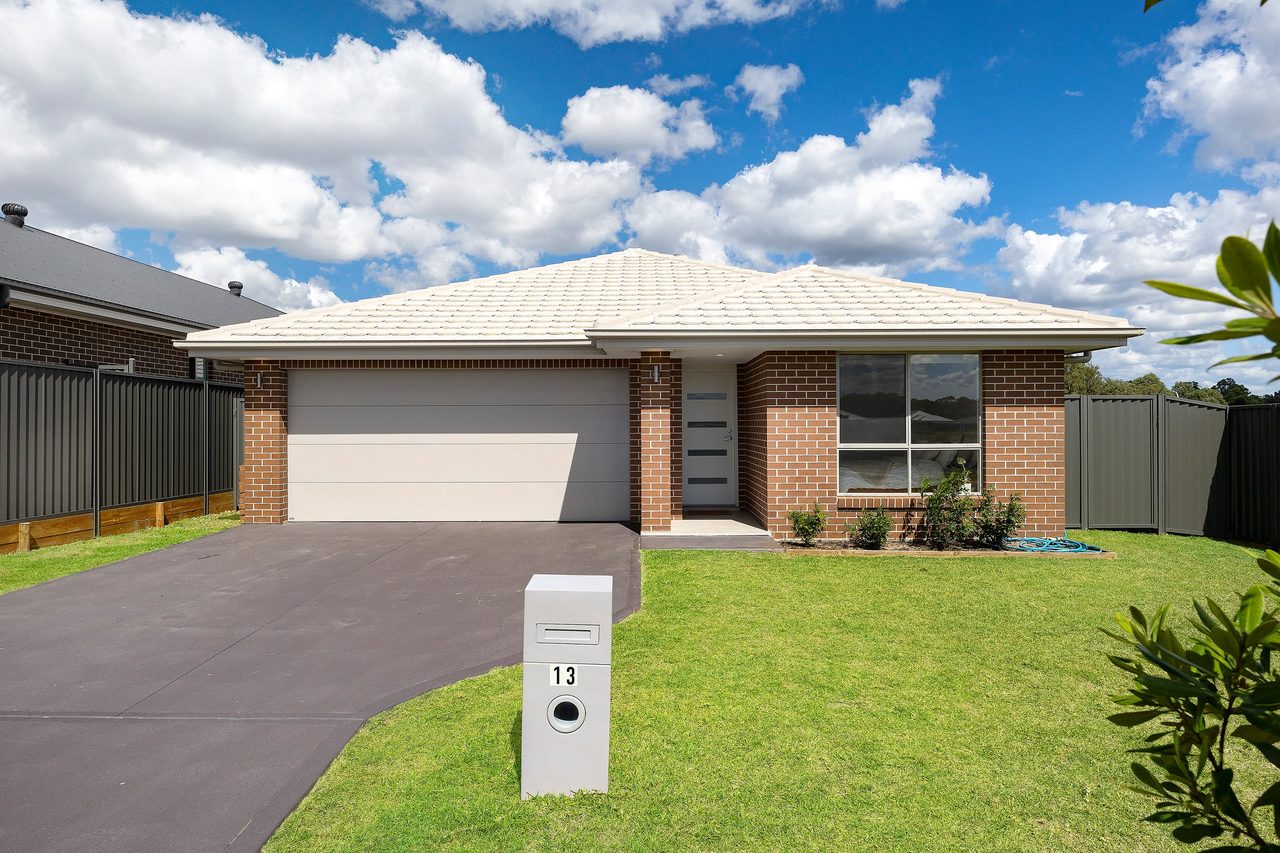 13 Leyland Circuit, Lochinvar NSW 2321